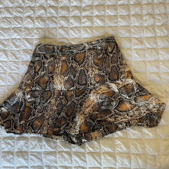 Zara snake print mini ruffle skorts - Picture 4 of 9